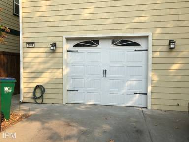Main picture of 108 W Eaton Rd