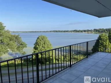 Main picture of 208 E Lake Howard Dr