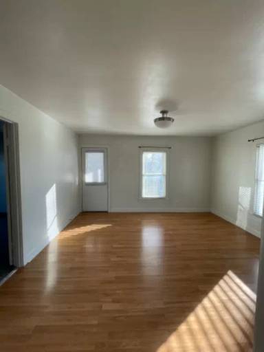 Main picture of 1125 1/2 S Cornelia St