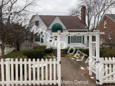 Main picture of 1705 W Farnum Ave