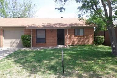 Main picture of 2711 Plaza St