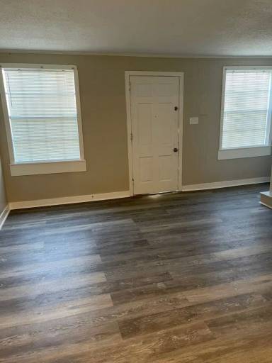 Main picture of Van Guard Apartments