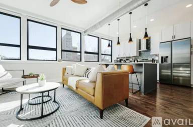 Main picture of 122 College St