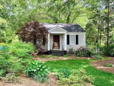 Main picture of 355 Clover St
