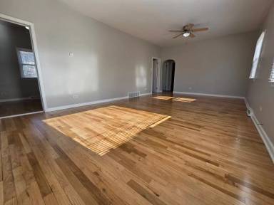 Main picture of 958 Lowell Blvd