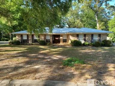 Main picture of 54 Paddock Dr