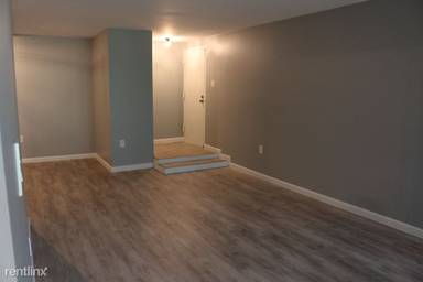 Main picture of 444 Girard St