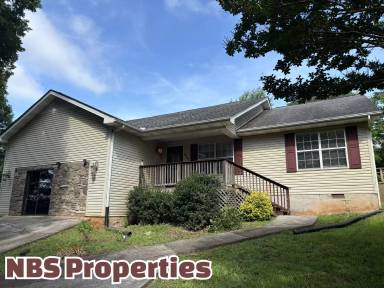 Main picture of 119 N Clover Hill Ridge Rd