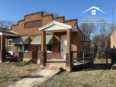 Main picture of 115 E 6th St