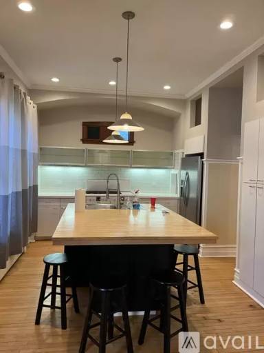 Main picture of 3451 W Diversey Ave