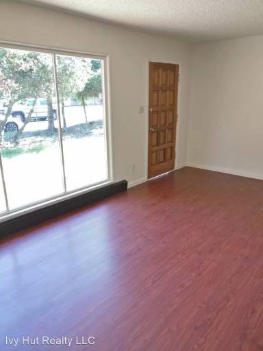 Main picture of 4825 Diamond Blvd SW