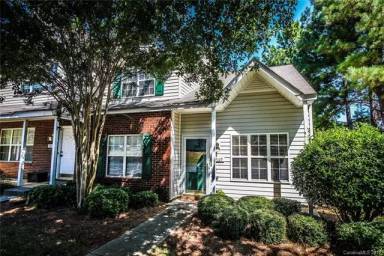 Main picture of 10151 Forest Landing Dr