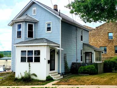 Main picture of 13 W Maple St