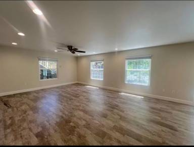 Main picture of W St