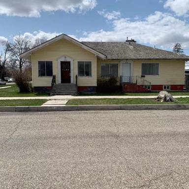 Main picture of 1615 4th St S