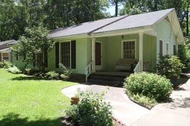 Main picture of 4051 Robin Dr