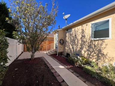 Main picture of 1143 W 24th St