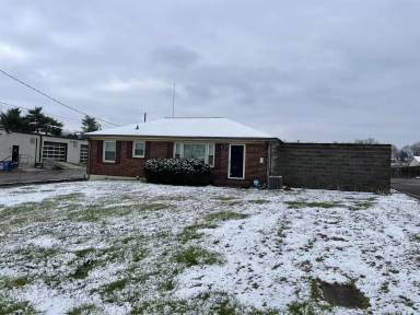 Main picture of 6121 Robertson Ave