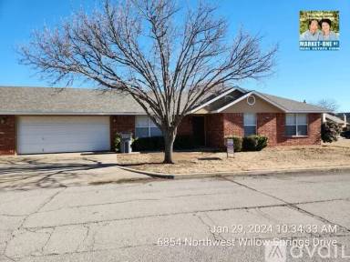 Main picture of 6854 NW Willow Springs Dr
