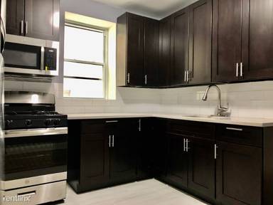 Main picture of 32 Corbin Ave