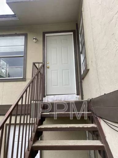 Main picture of 910 E Adams Ave