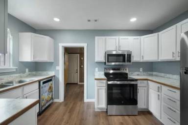 Main picture of 2118 S Jackson Ave