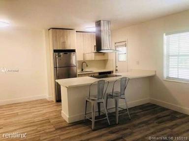 Main picture of 6565 Santona St