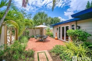Main picture of 1127 S Osprey Ave