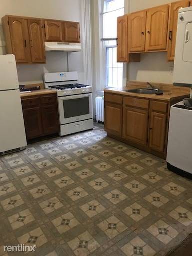 Main picture of 2822 Poplar St