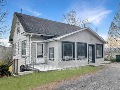 Main picture of 2435 Woodward Ave