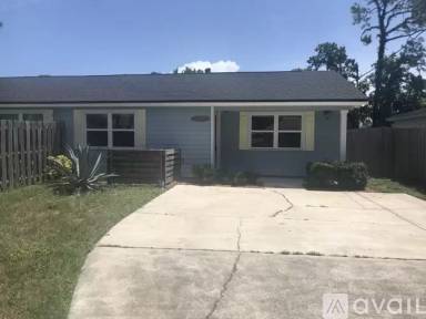 Main picture of 1365 Rose St