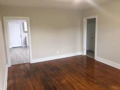 Main picture of 405 N Parker St