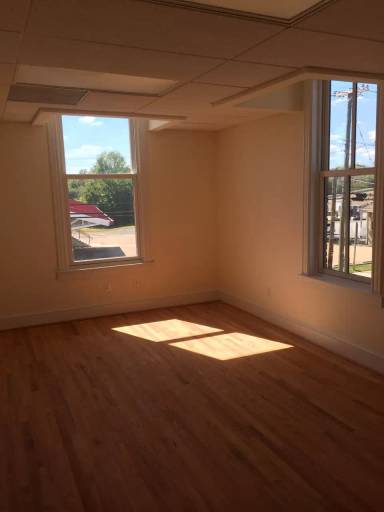 Main picture of 300 E Main St