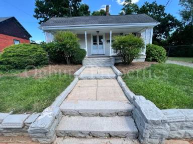 Main picture of 1833 Chapel St