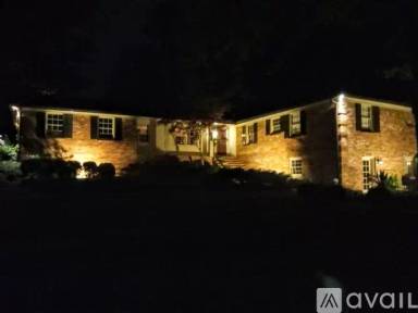 Main picture of 679 Kingswood Ct