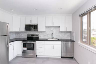 Main picture of 925 N 73rd St