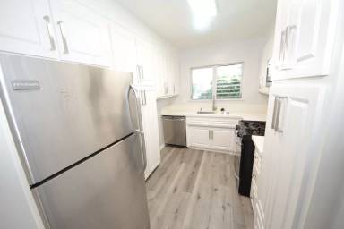Main picture of 8221 De Longpre Ave