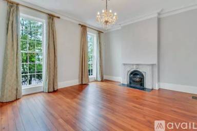 Main picture of 25 W Perry St