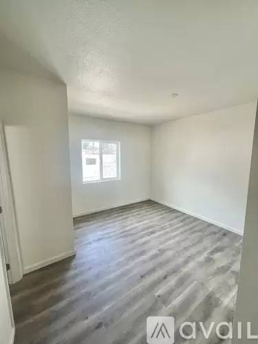 Main picture of 409 W 17th St