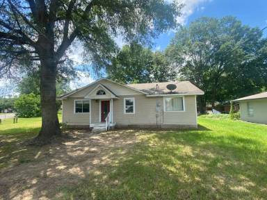 Main picture of 204 E Sedberry St
