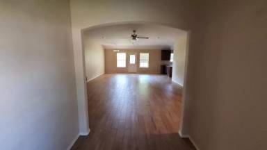 Main picture of 601 Ridge Point Dr