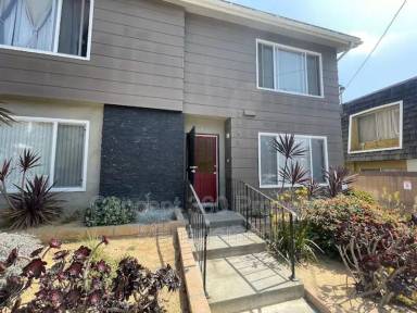 Main picture of 2660 E 19th St