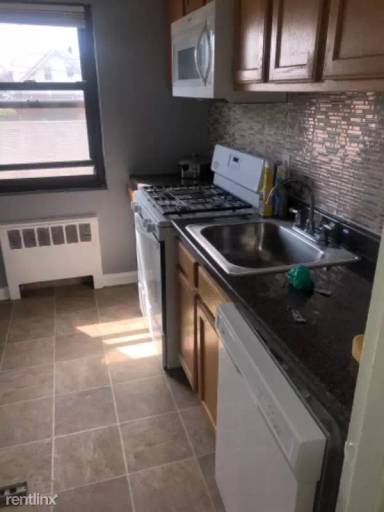 Main picture of 20 Clark St