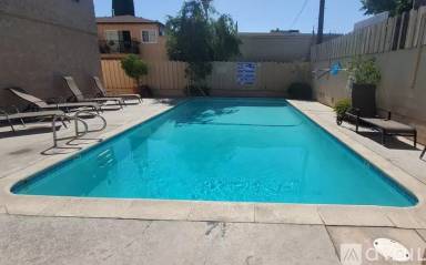 Main picture of 12411 Magnolia Blvd
