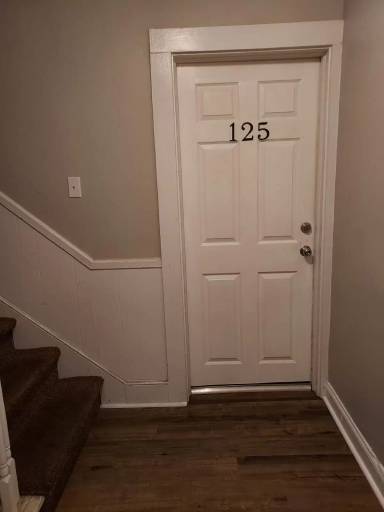 Main picture of 121 Sharpe St