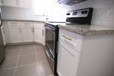Main picture of 641 NE 8th Ave