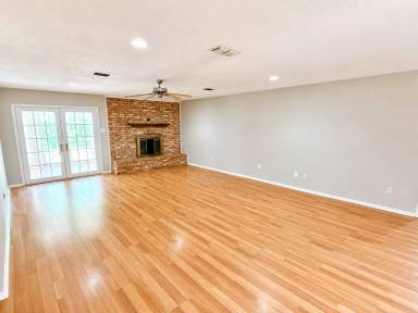 Main picture of 5707 Richmond Ave