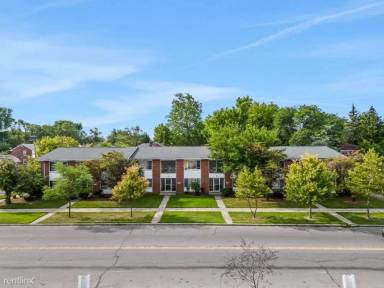 Main picture of 18417 W Chicago St