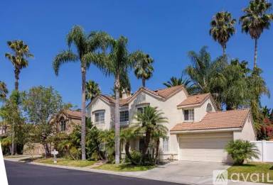 Main picture of 33 Santa Monica St
