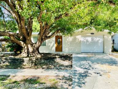 Main picture of 4752 Daphne St
